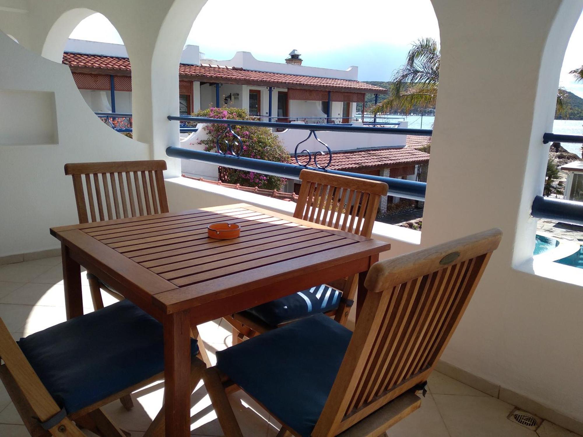 Uzhan Beach Hotel Bitez Extérieur photo