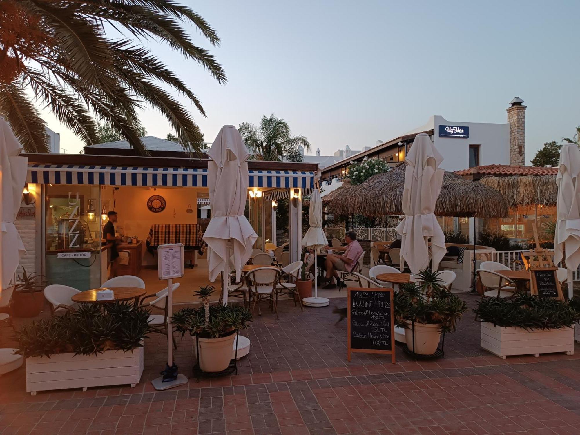Uzhan Beach Hotel Bitez Extérieur photo