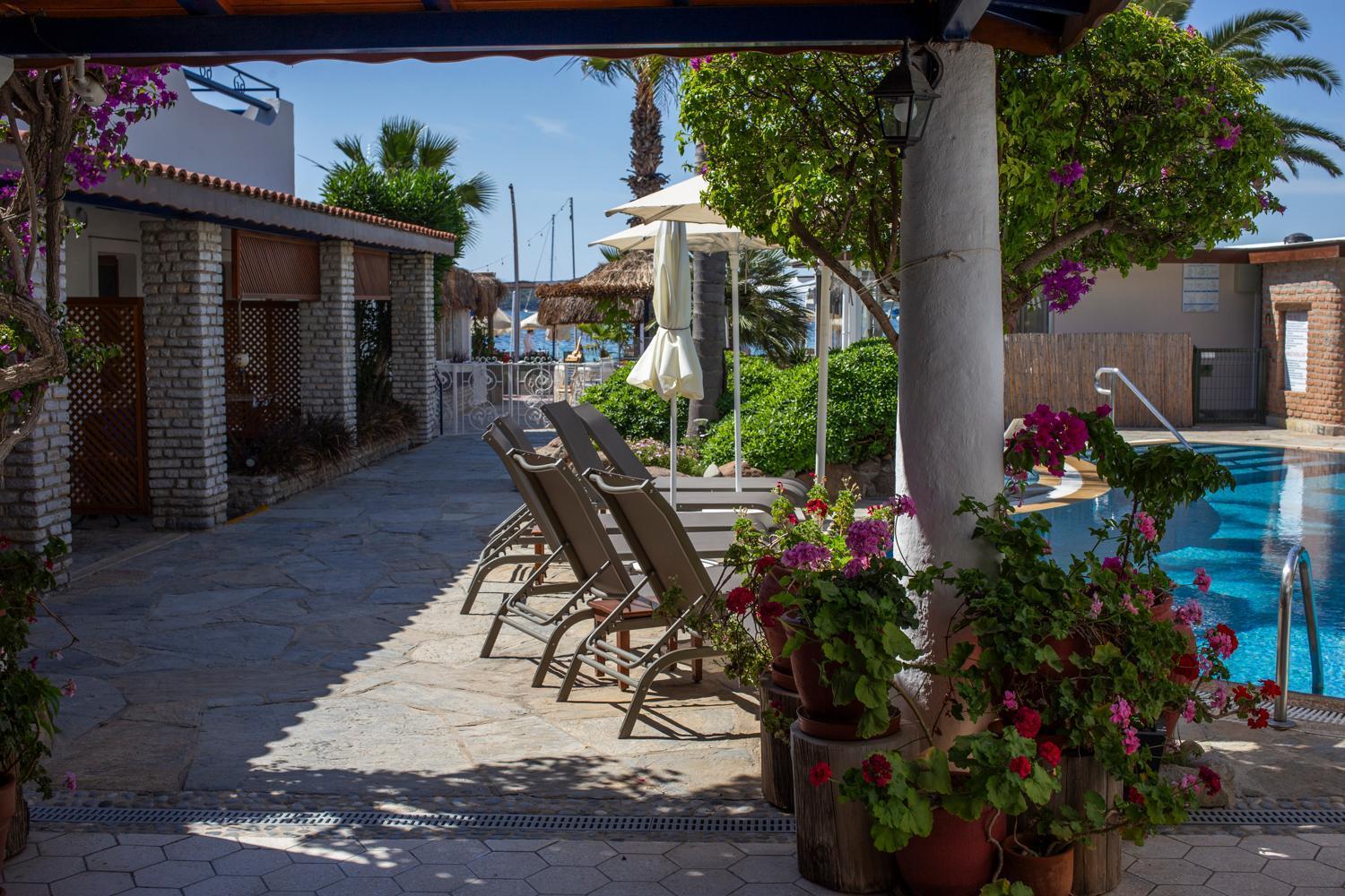 Uzhan Beach Hotel Bitez Extérieur photo