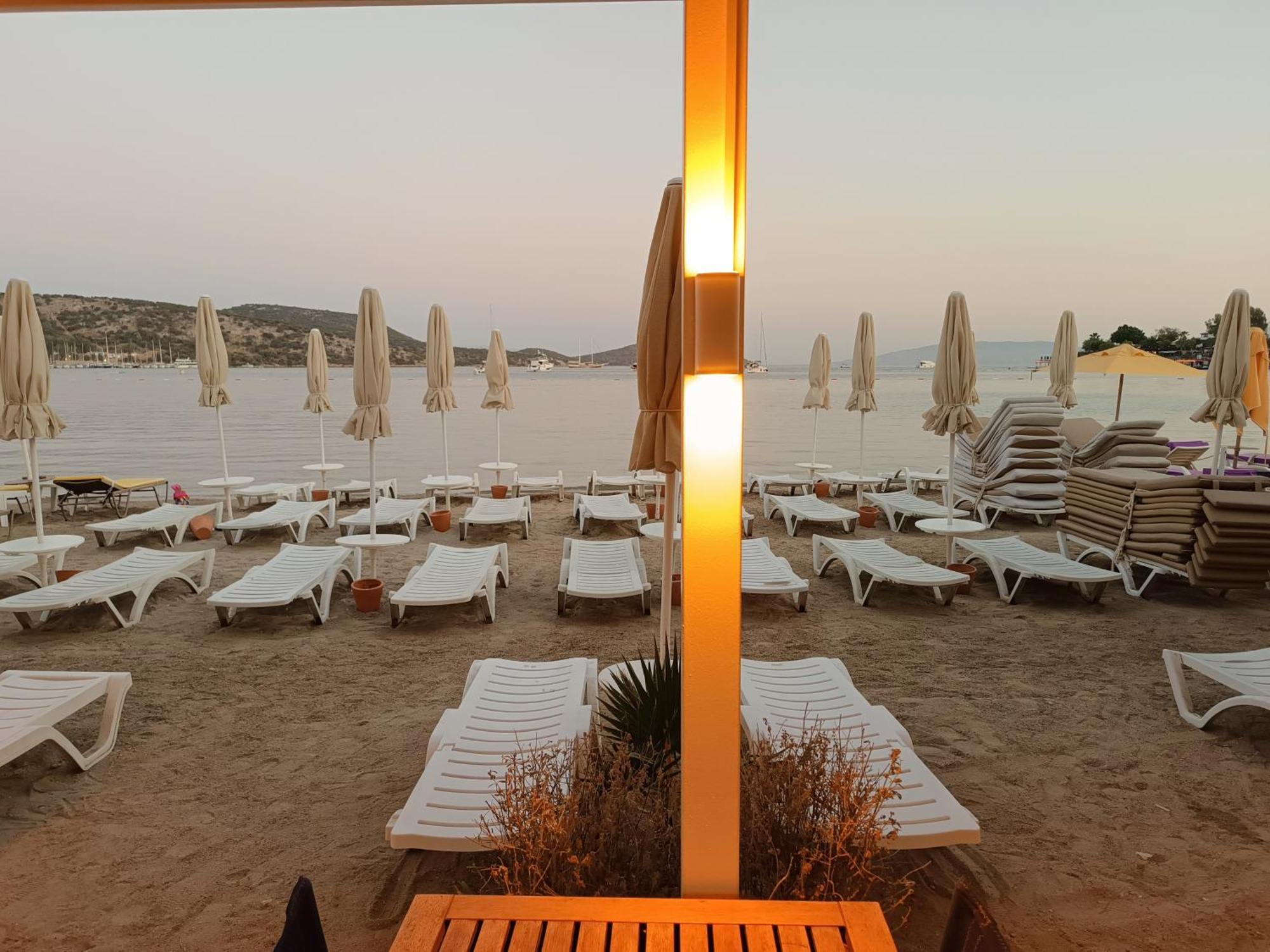 Uzhan Beach Hotel Bitez Extérieur photo