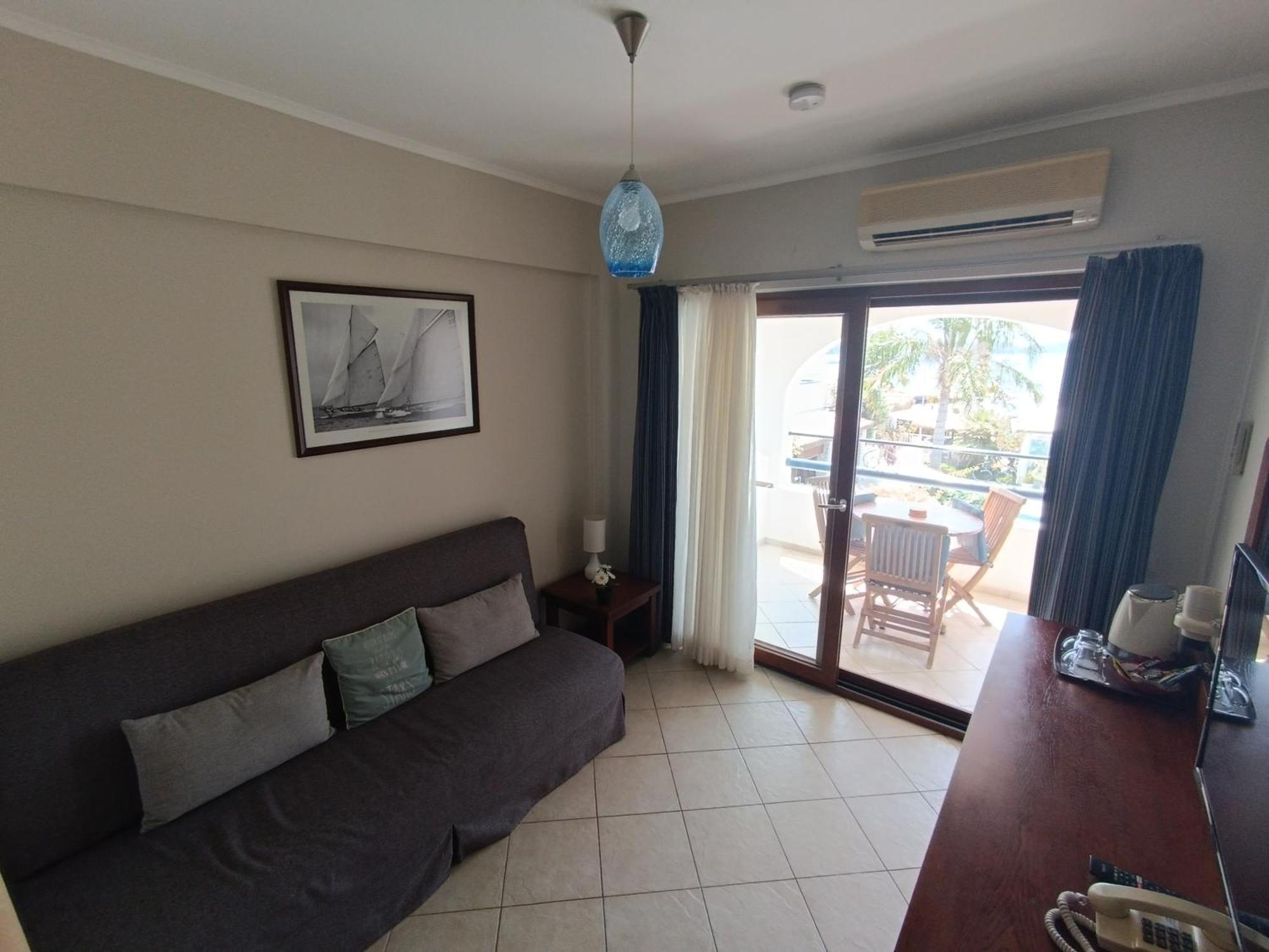 Uzhan Beach Hotel Bitez Extérieur photo